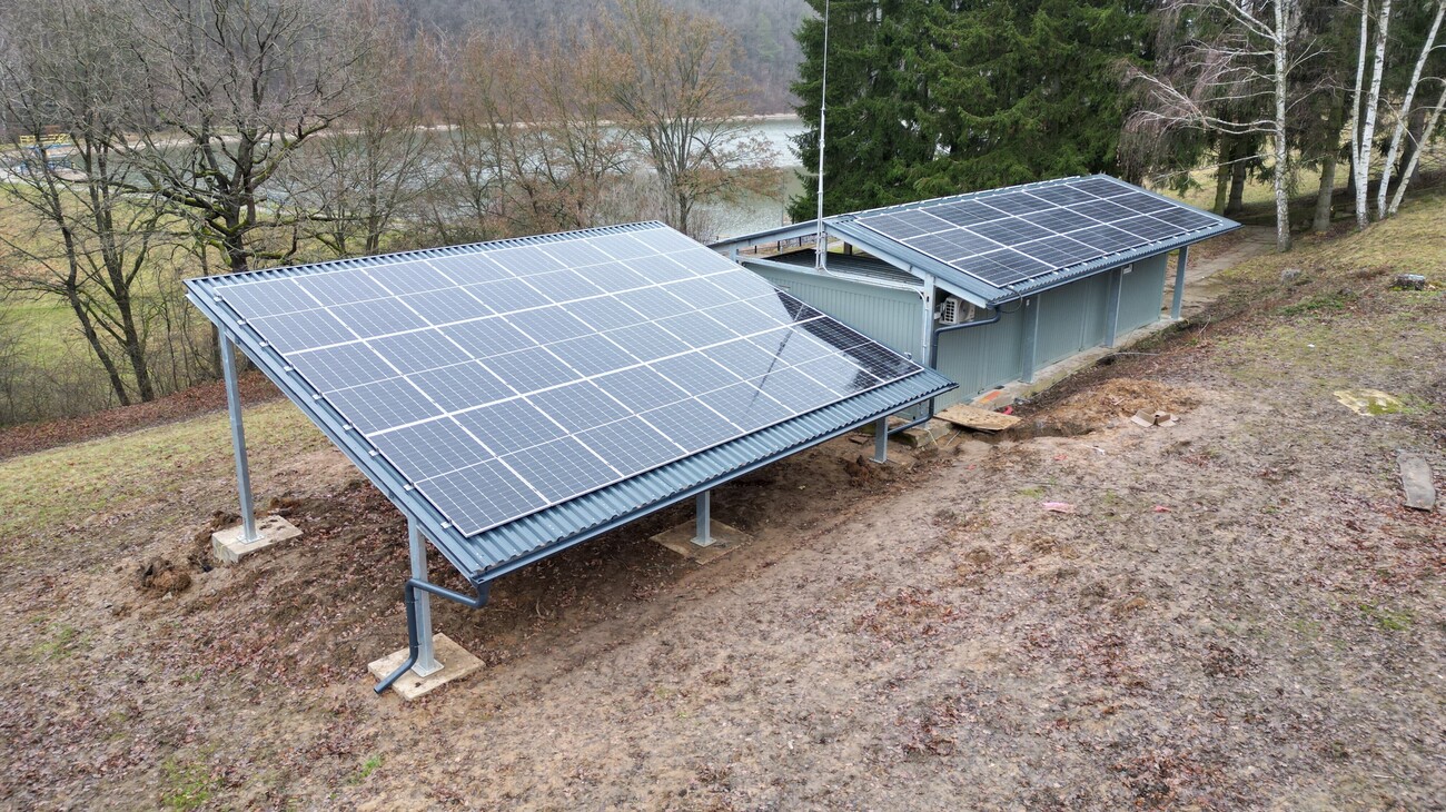 PV roofing structure